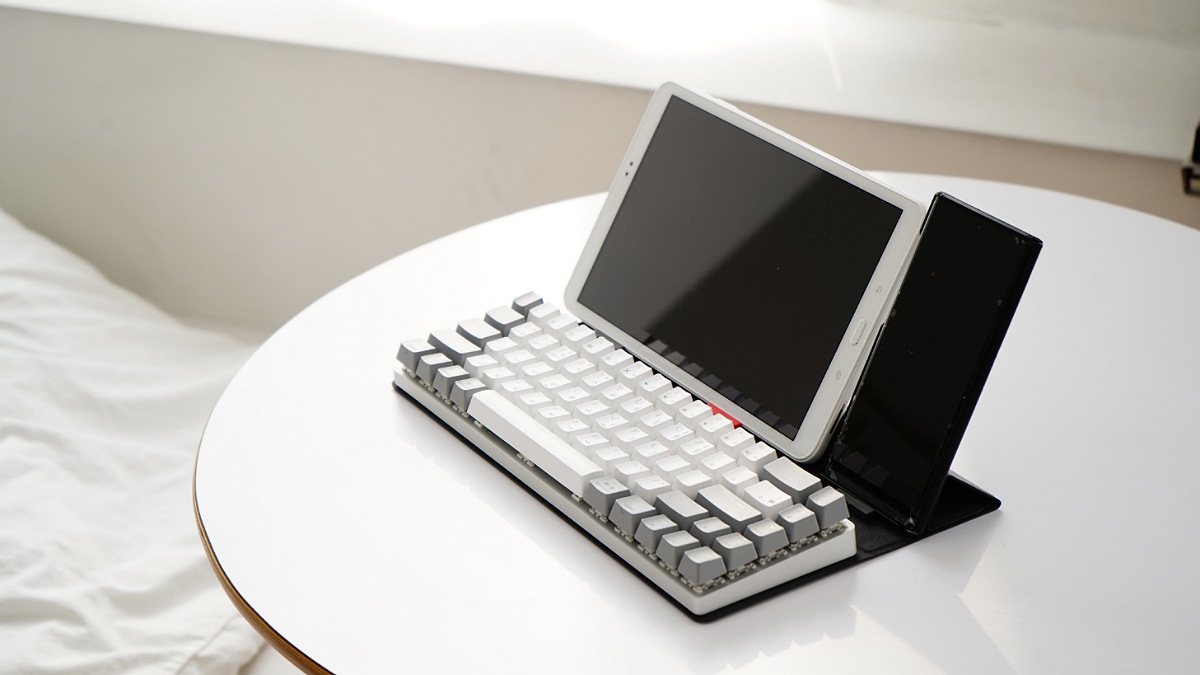 매직 커스텀키보드. 무선의 편리함과 휴대성을 갖춘 알루미늄 기계식 키보드