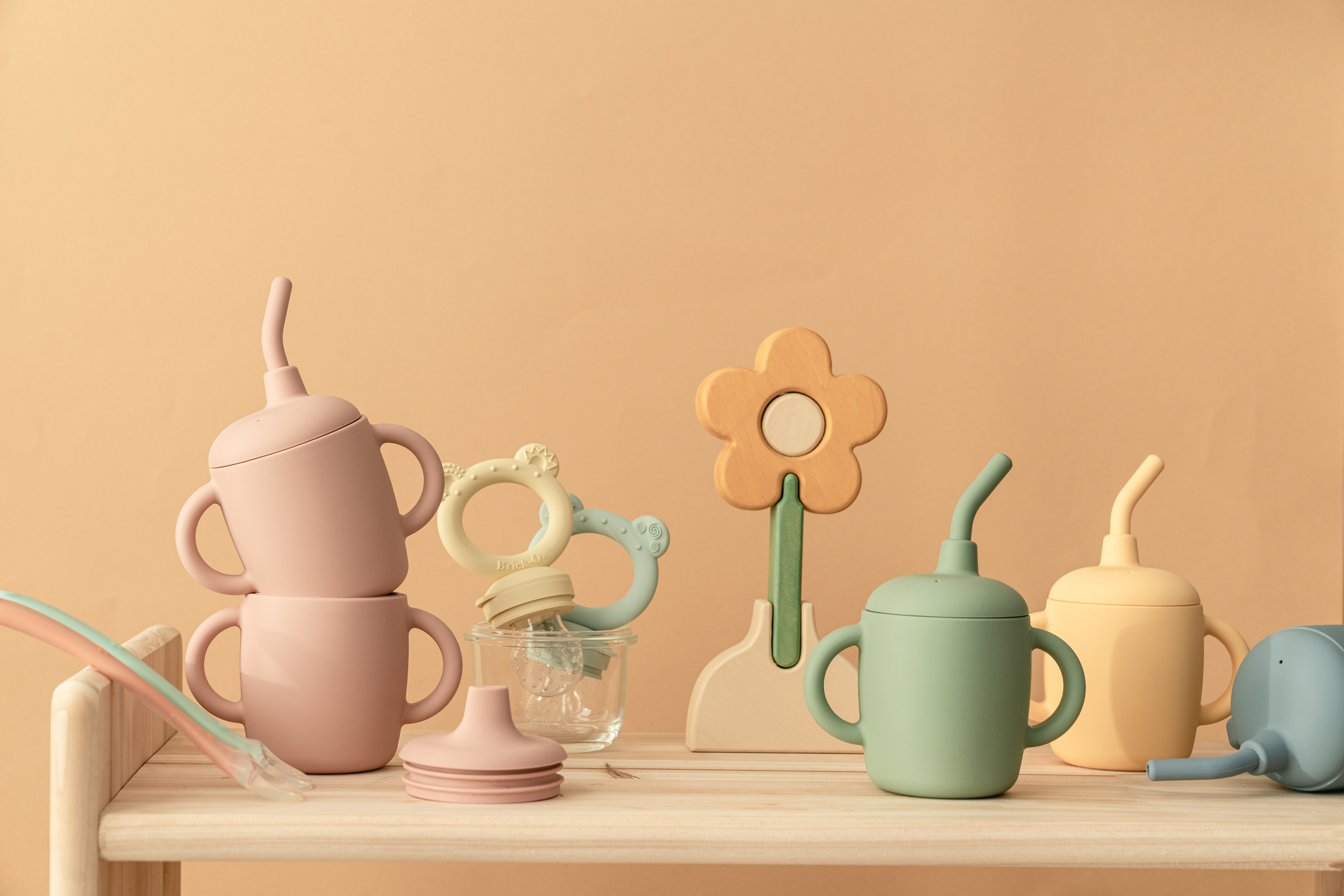 이제는 엄마들이 개월수 상관없이 아기컵은 하나만 샀으면 좋겠어요.