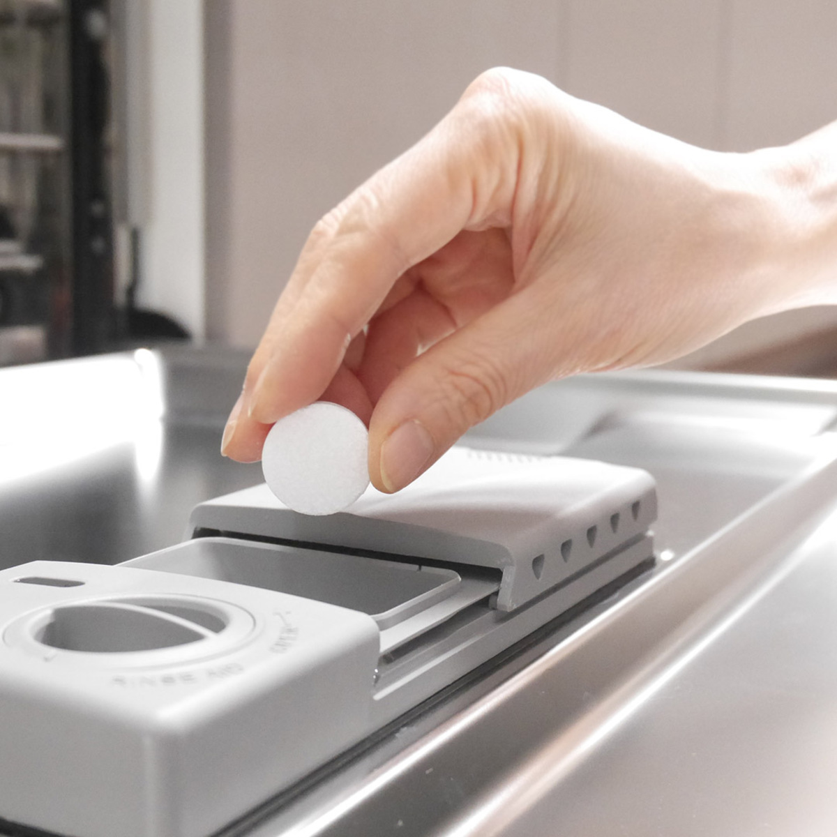 食洗機の洗浄力が2倍に！手洗い不要の超強力タブレット