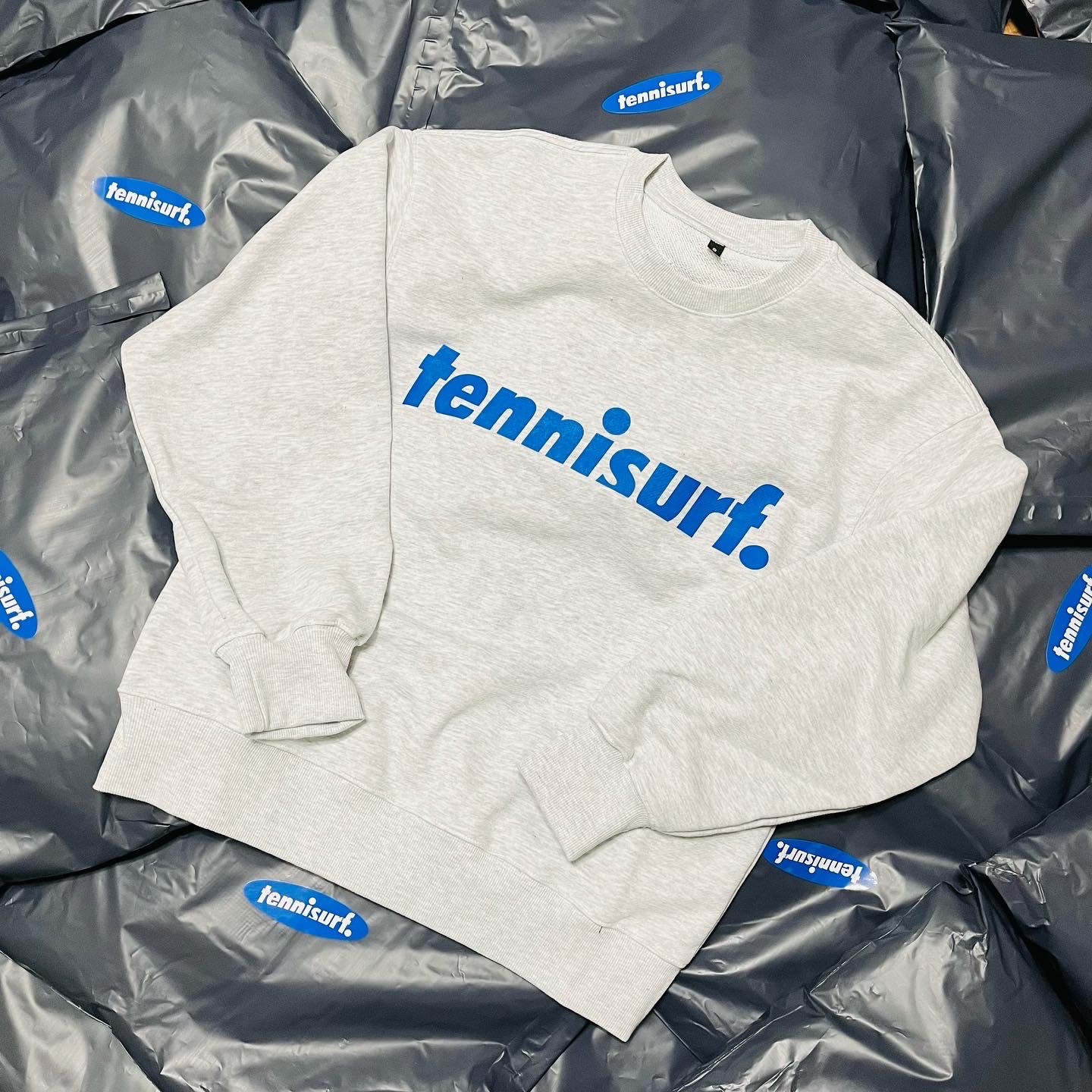 グローバルテニスアプリ、テニサーフ限定版マンツーマンTシャツの支援募集！