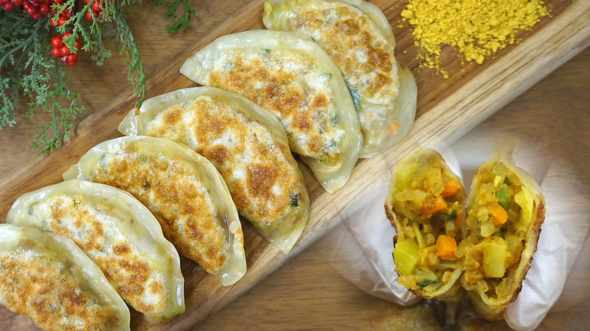 [중독주의] 겉바속촉! 미나리, 카레 수제 만두, 100% 식물성