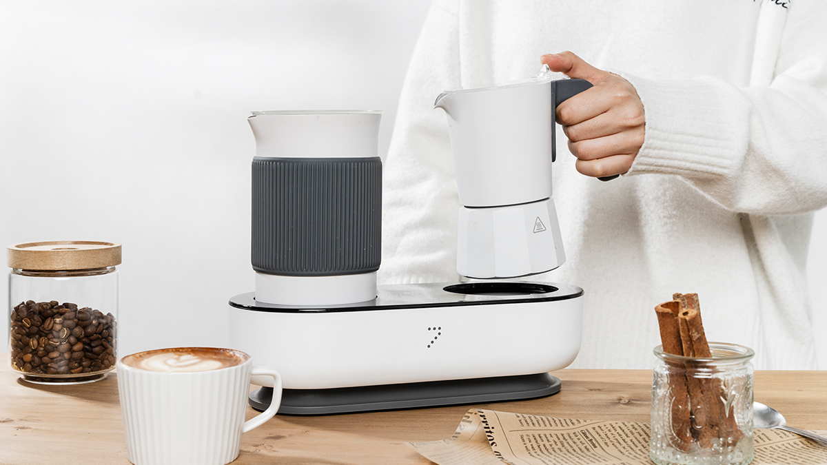 내 손에서 3분 만에 탄생하는 쫀득한 우유 거품과 진한 에스프레소!