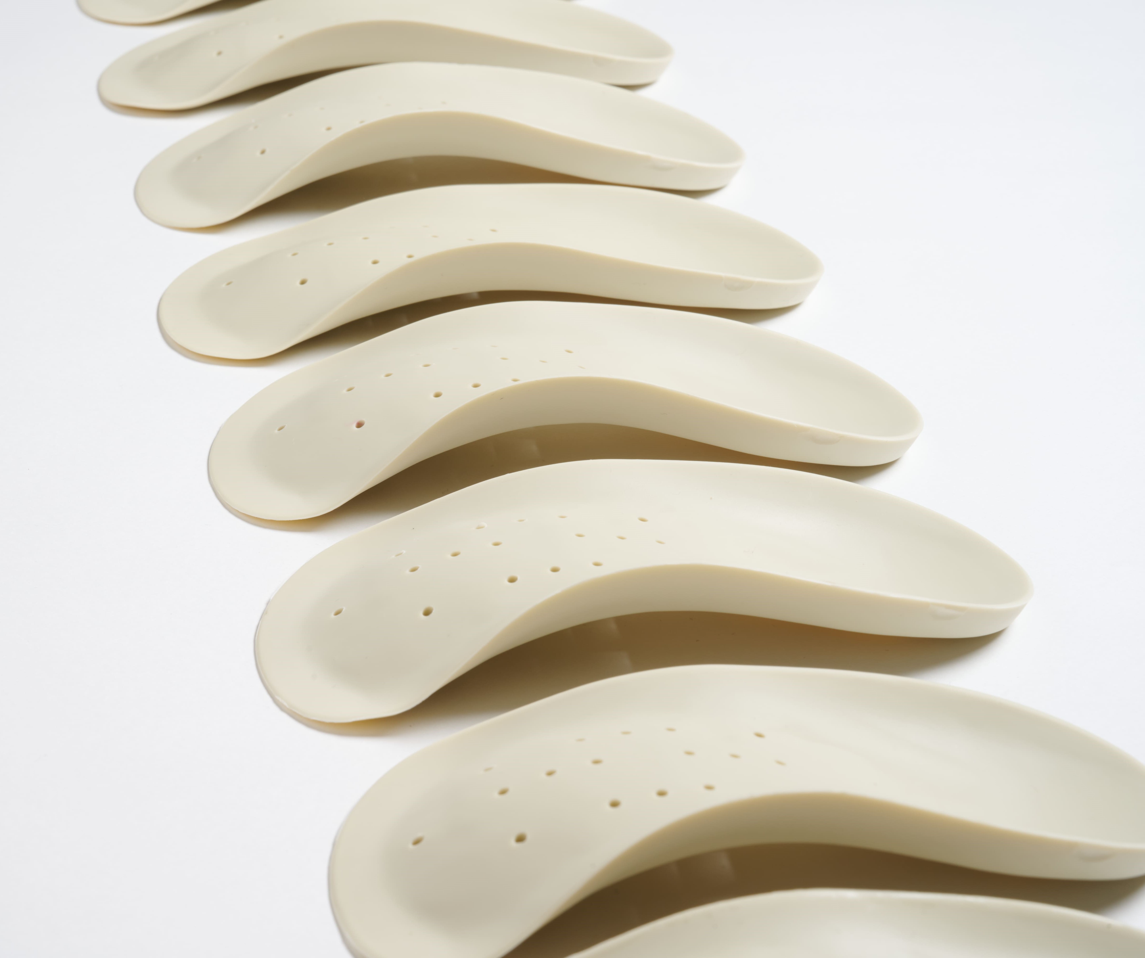 Arch Support Insoles Tailored by Scanning Your Foot