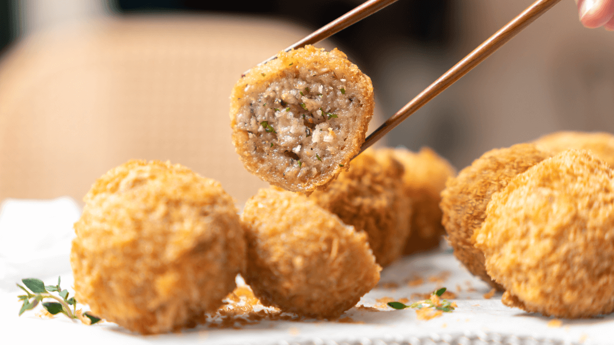 [매장평점 4.8] 돈까스 마니아들의 성지 '카와카츠'의 미친육즙 카츠볼