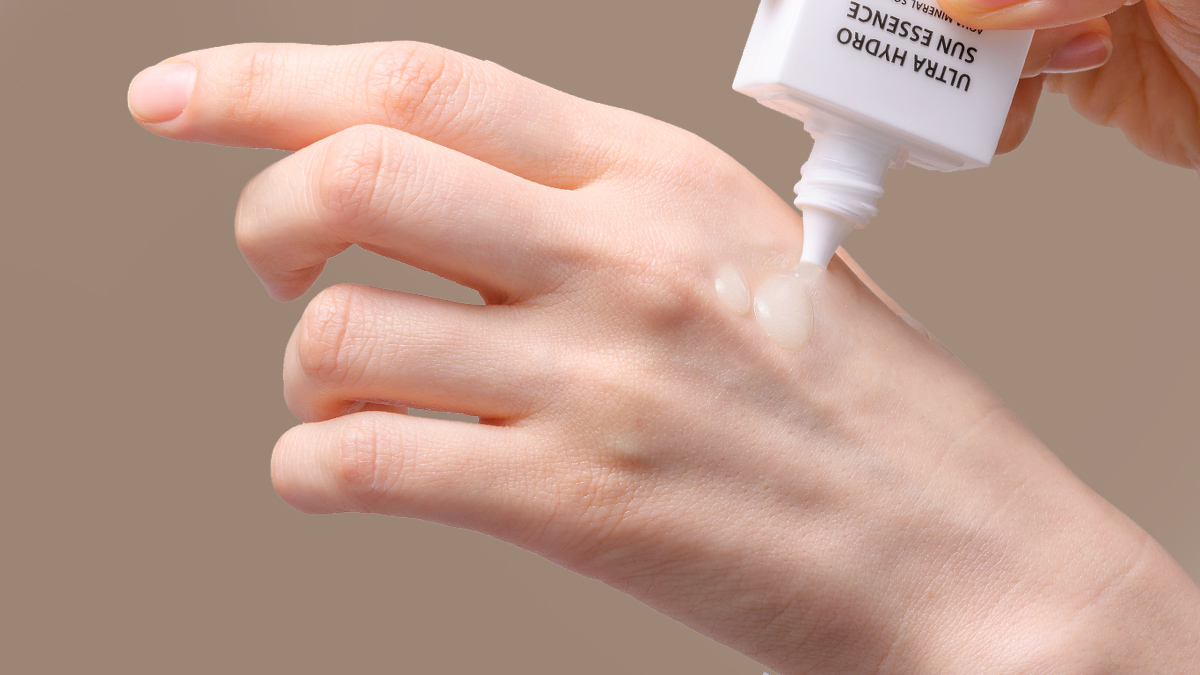 [7億ベラ]日焼け止め？3秒で浸透！ビーガンウォーターサンスエッセンス。