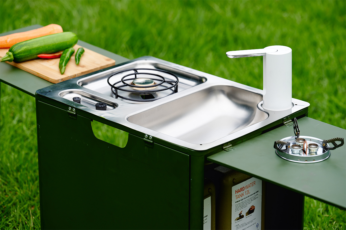 无需分开携带炉具和水槽，一箱搞定露营！便携式水火箱
