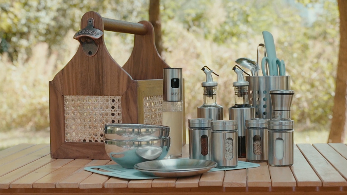 캠핑키친박스로 22가지 필수 조리도구를 한 손에 착!