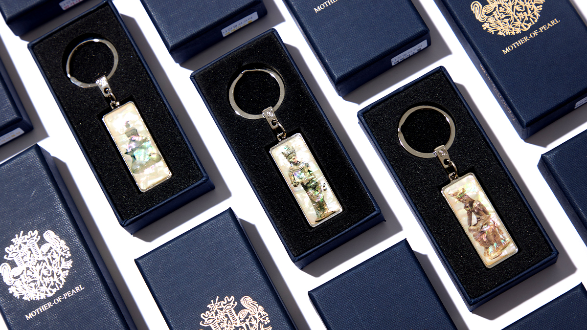 해외에 있는 우리의 찬란한 문화유산의 환수 염원을 담아 만든 자개열쇠고리