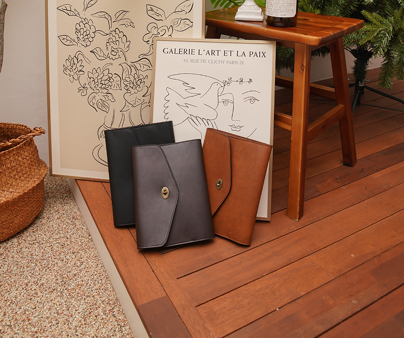 A New Challenge for People and Planet: Coffee Grounds Upcycled Leather Wallet