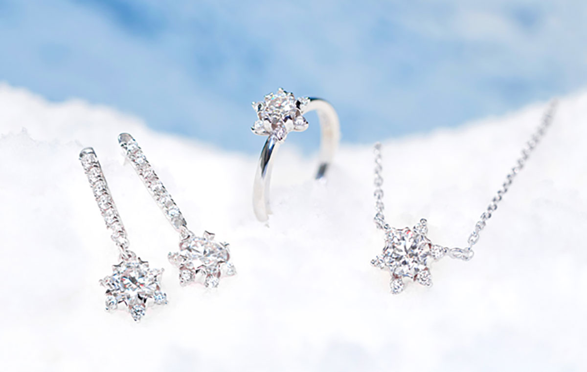 6-carat simulated diacet | StarCarat captures the dazzling sparkle of snowflakes