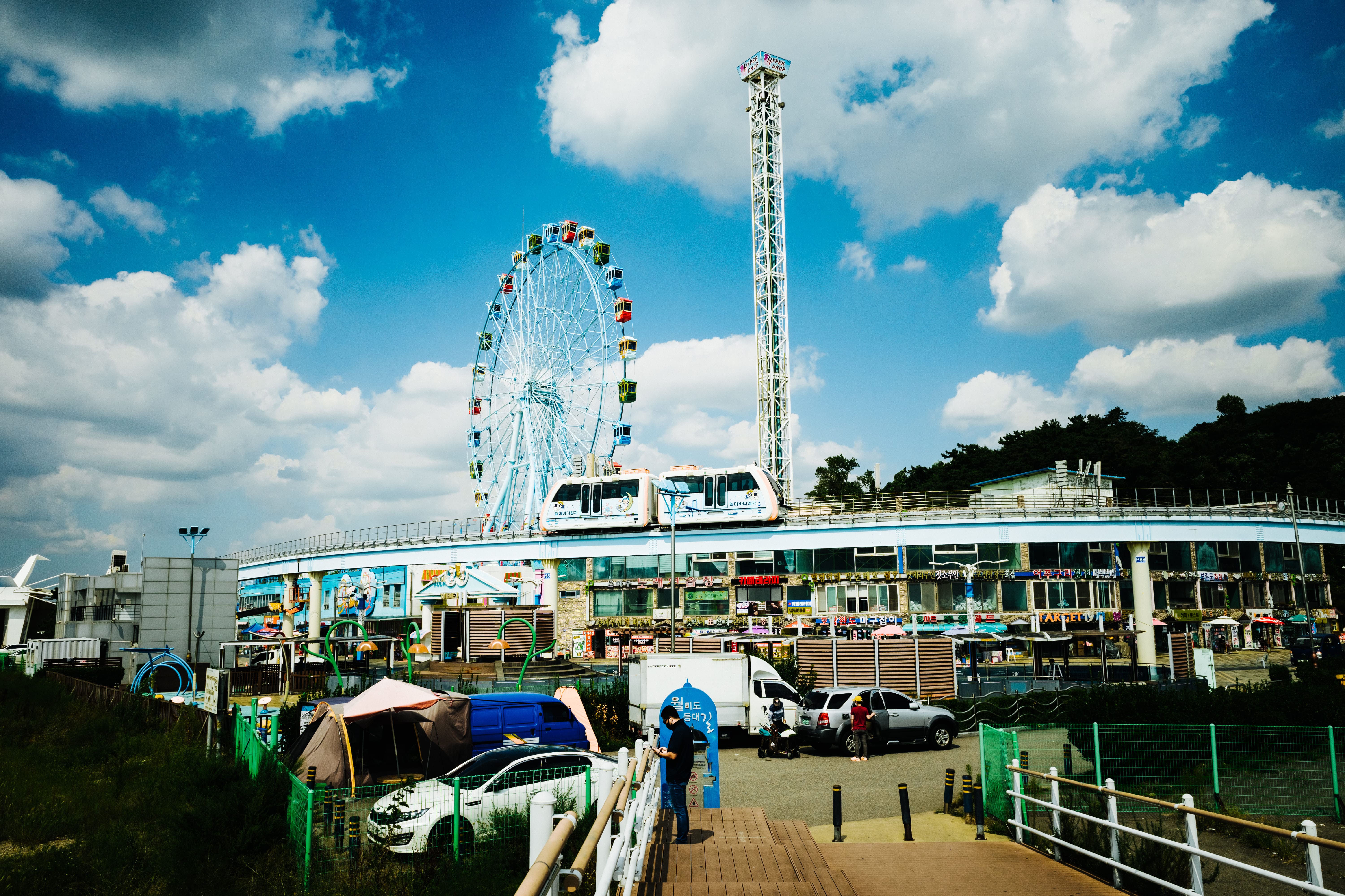 어른들을 위한 놀이 유치원 <처음 만나는 고전>과 <델타 월딩 마법학교>