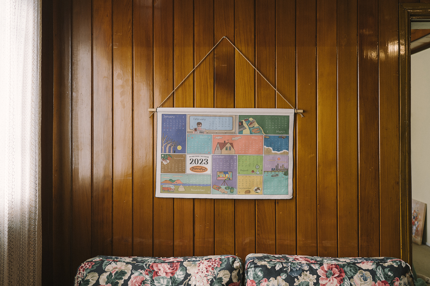 A daily story on fabric: 12 shots plus an emotional illustrated poster 1+1