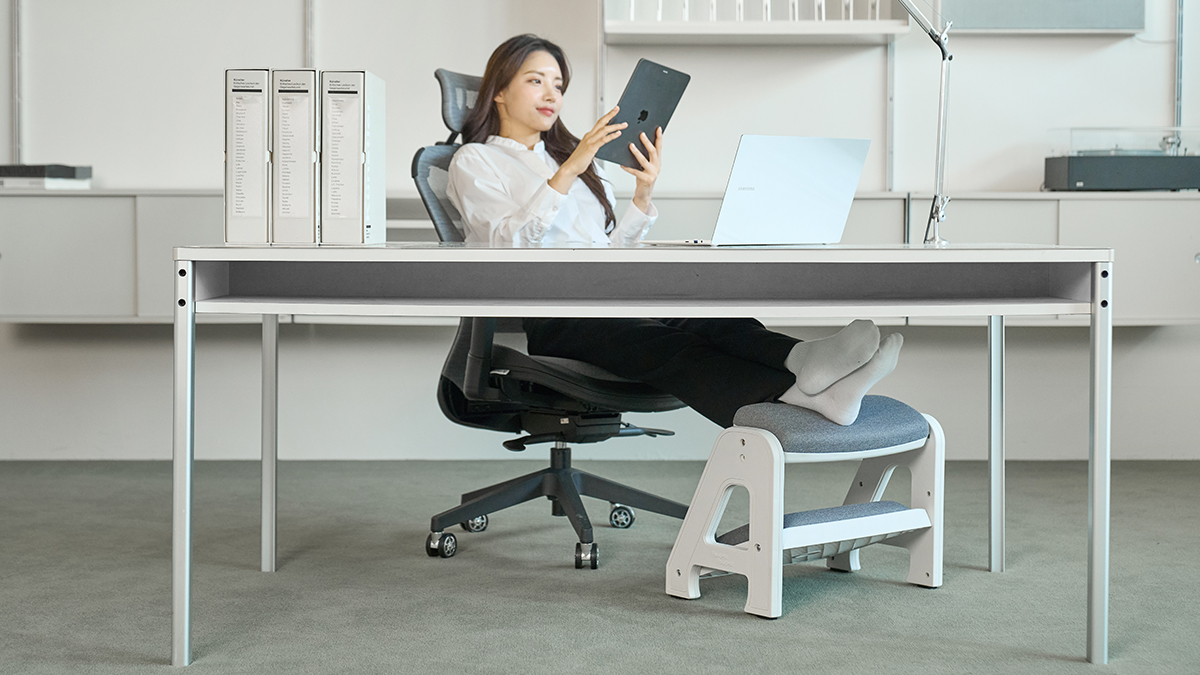 不仅是脚踏板 | 高度角度调节，带来足部按摩体验！