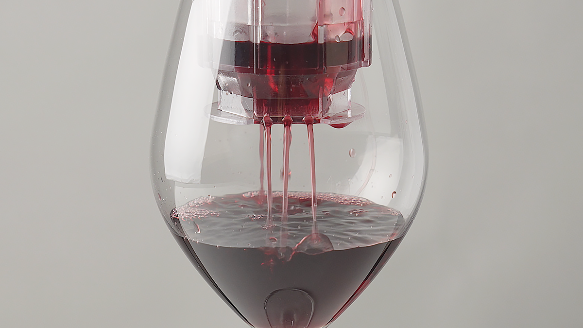 手軽にワインの味わいを豊かにするエアレーター｜숨이랑