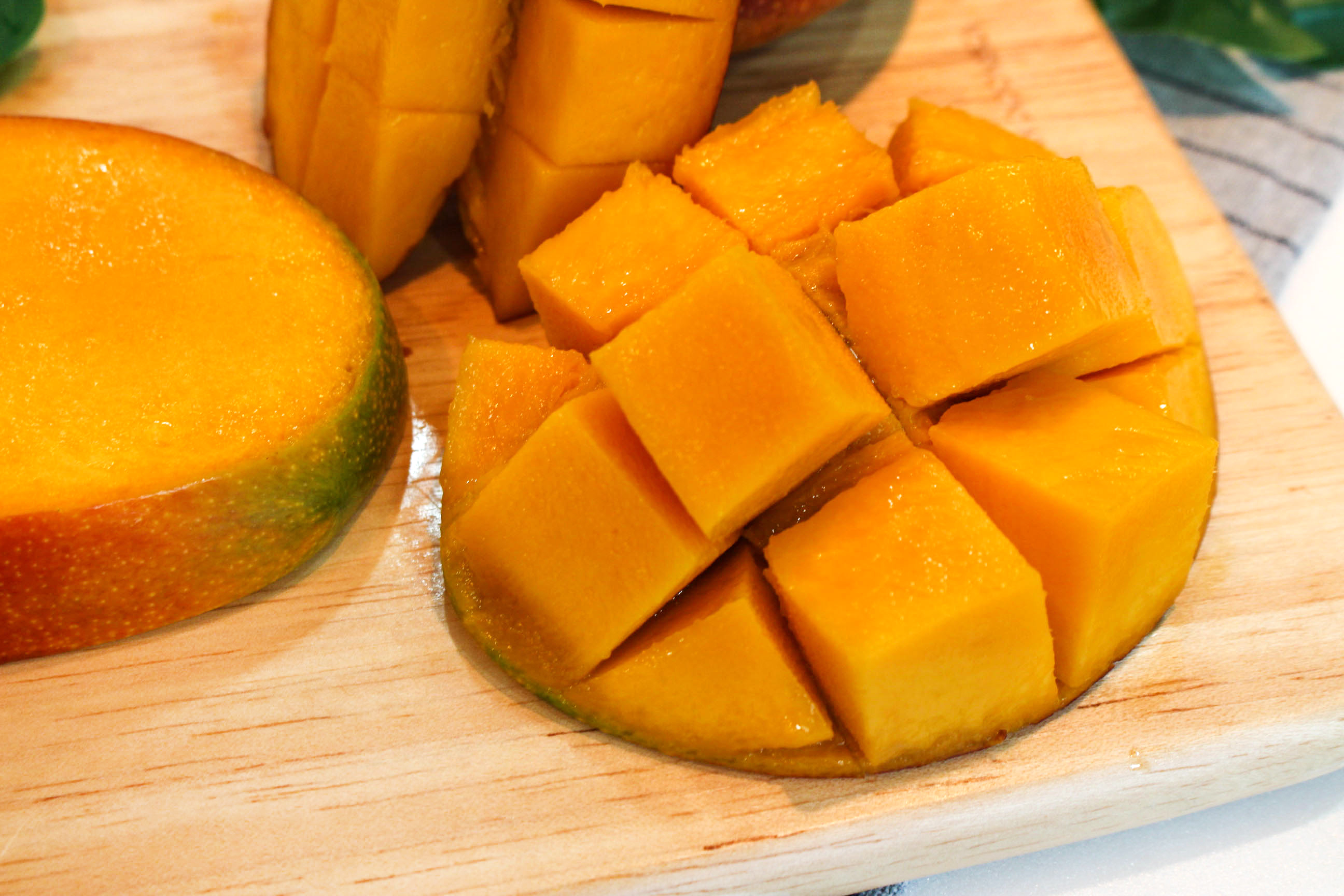 プレミアムアップルマンゴー｜高級感あふれる風味ともちもちの甘さ、済州産アップルマンゴー