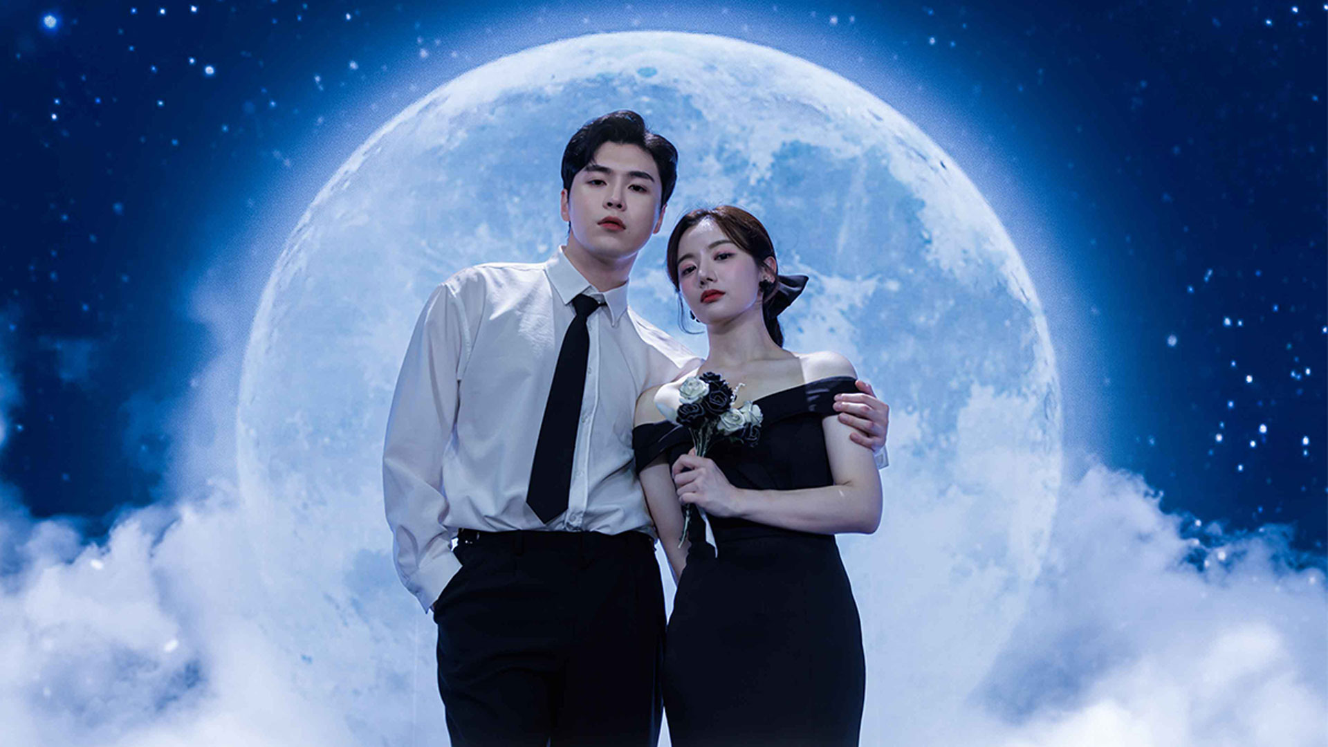 Your Personal Lookbook with 12 Unique Photo & Video Concepts!