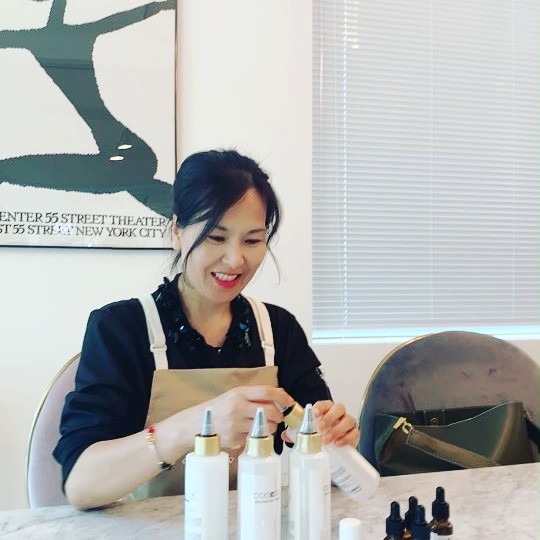 조용히 머무는 향으로, 일상의 감정을 디자인하는 조향사 향그리 입니다.